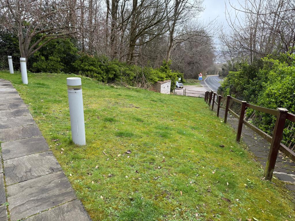 Lot: 77 - FORMER YOUTH HOSTEL IN ELEVATED LOCATION WITH POTENTIAL - Front garden and access
